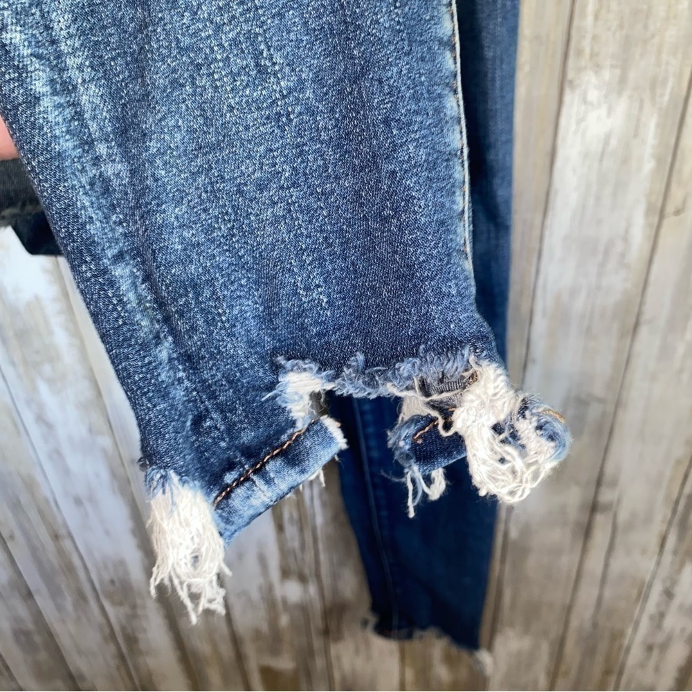American Eagle Distressed High Rise Jegging Crop - Picture 3 of 8